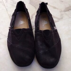 Aloha Island slide on loafers.